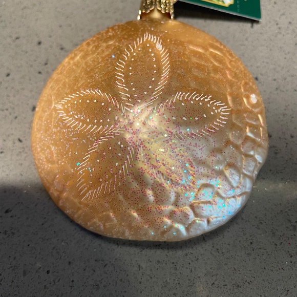 Vintage Merck Family's Old World sand dollar glass ornament - Picture 4 of 6